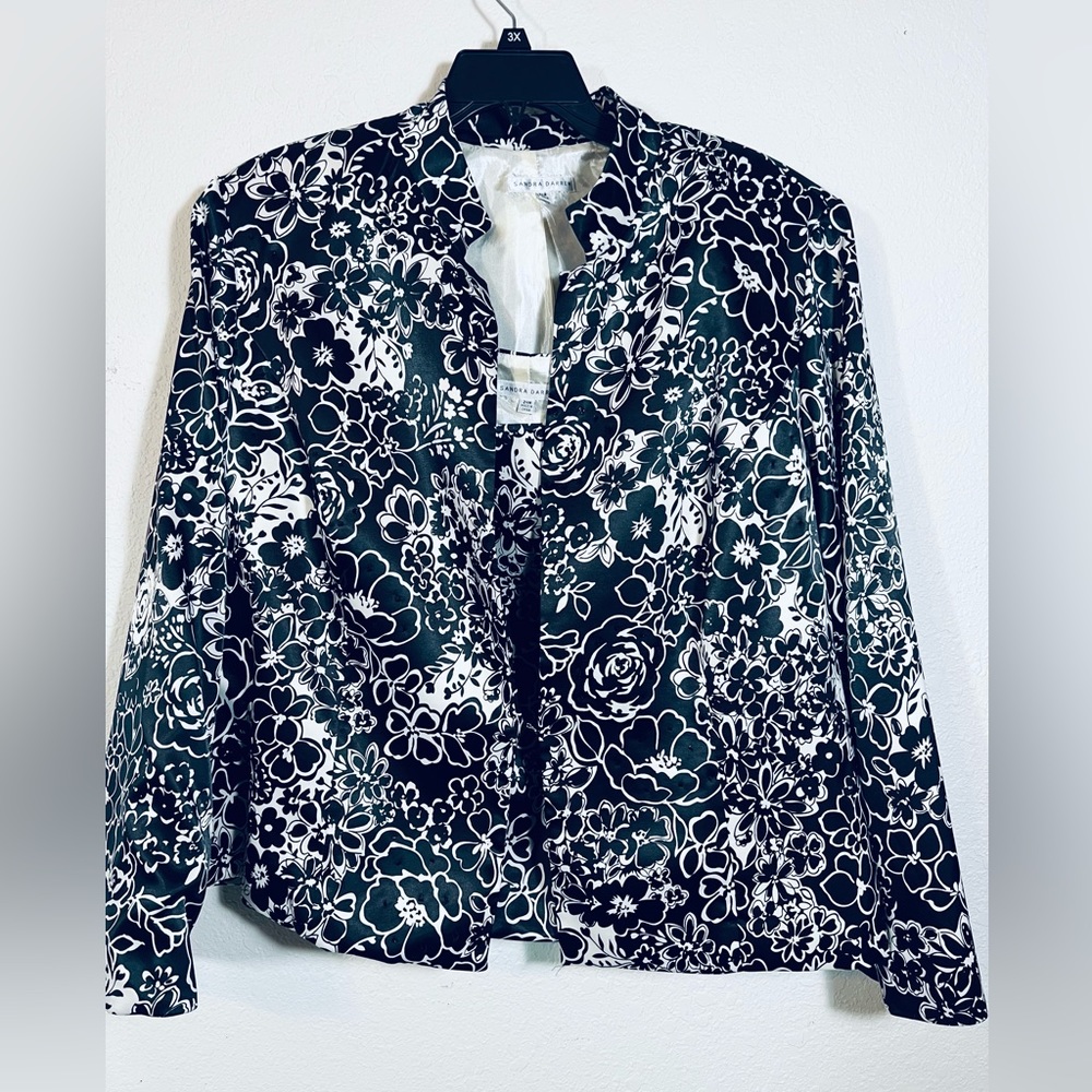 SET - Sandra Darren Jacket & Camisole Plus Size Set 24W